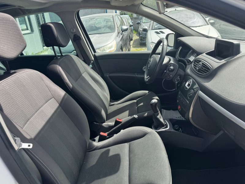 RENAULT CLIO GRANDTOUR 1.2 16V 75CH 2010