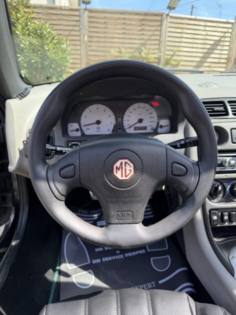 MG ROVER  2002 - 74 108Kms - Premier Main - Parfait Etat - DIstrib ok - SUIVIT MG