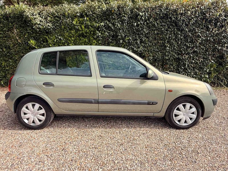 RENAULT CLIO RXE 1.4 16V BVA 2001