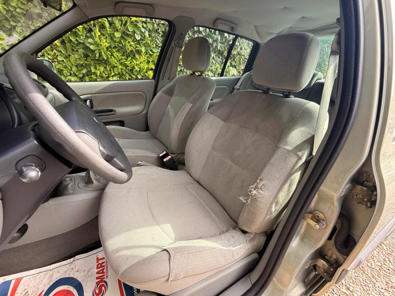 RENAULT CLIO RXE 1.4 16V BVA 2001