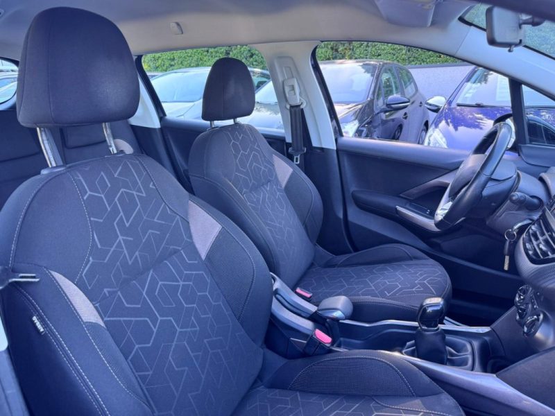 PEUGEOT 2008 1.6 BLUEHDI 100cv / Entretien a Jour