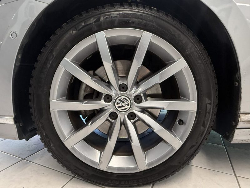 VOLKSWAGEN PASSAT SW 2.0 TDI EVO 150 ch R-Line DSG7 TOIT OUVRANT / CARPLAY / CUIR