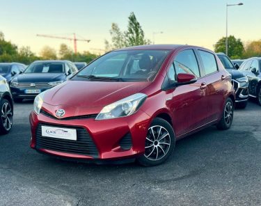 TOYOTA YARIS III 1.5 HYBRID 100h BUSINESS