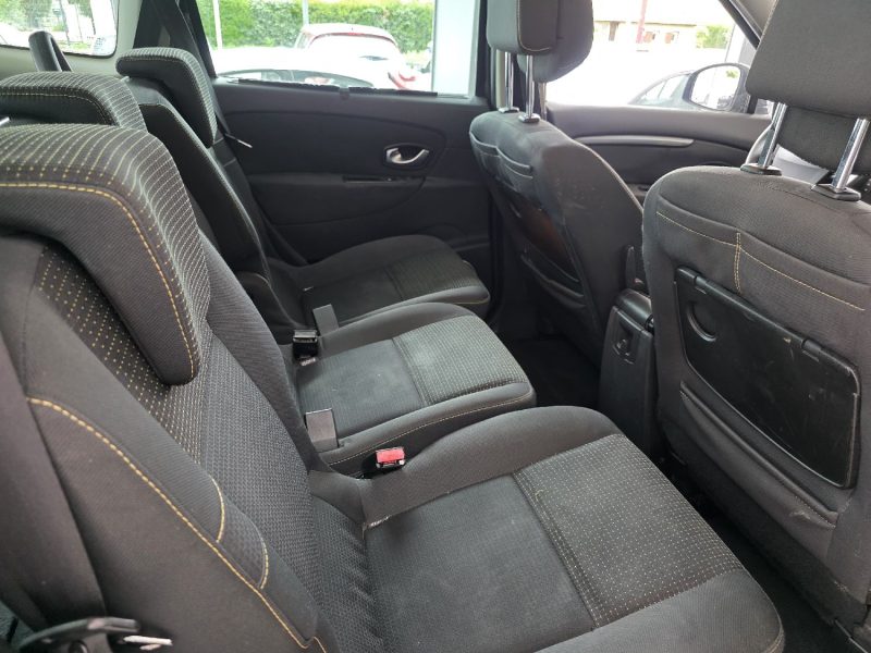 RENAULT SCENICIII GRAND 1.9 DCI 130 EXPRESSION 7P ANNEE 2009 245000KM