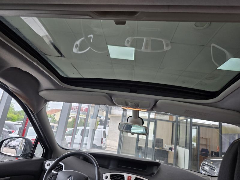 RENAULT SCENICIII GRAND 1.9 DCI 130 EXPRESSION 7P ANNEE 2009 245000KM