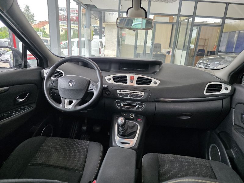 RENAULT SCENICIII GRAND 1.9 DCI 130 EXPRESSION 7P ANNEE 2009 245000KM