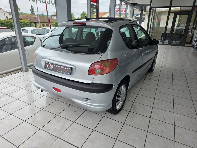 PEUGEOT 206 XR PRESENCE 1.1 60CH ANNEE 2004 179000KM