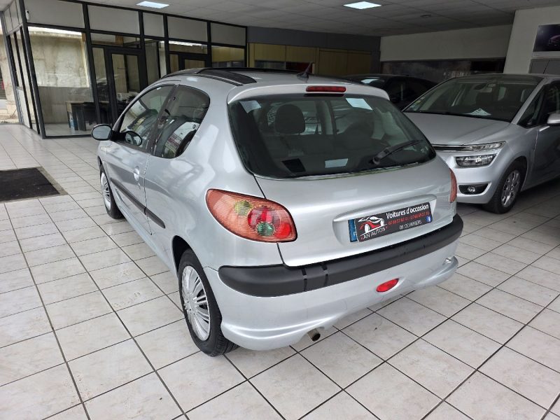 PEUGEOT 206 XR PRESENCE 1.1 60CH ANNEE 2004 179000KM