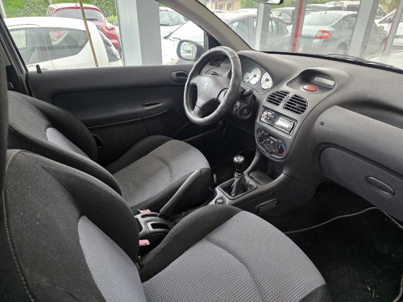 PEUGEOT 206 XR PRESENCE 1.1 60CH ANNEE 2004 179000KM