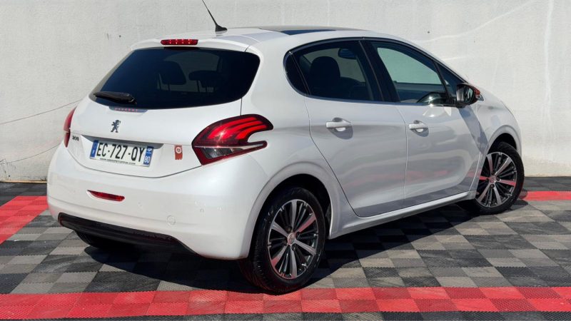 PEUGEOT 208 1.2 E THP  110 CH ROLAND GARROS PARIS   2016