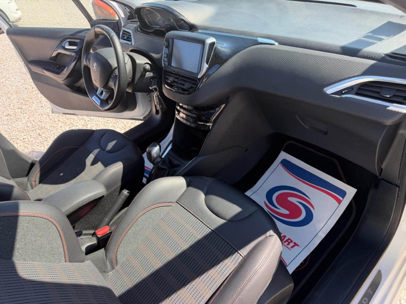 PEUGEOT 208 1.2 E THP  110 CH ROLAND GARROS PARIS   2016