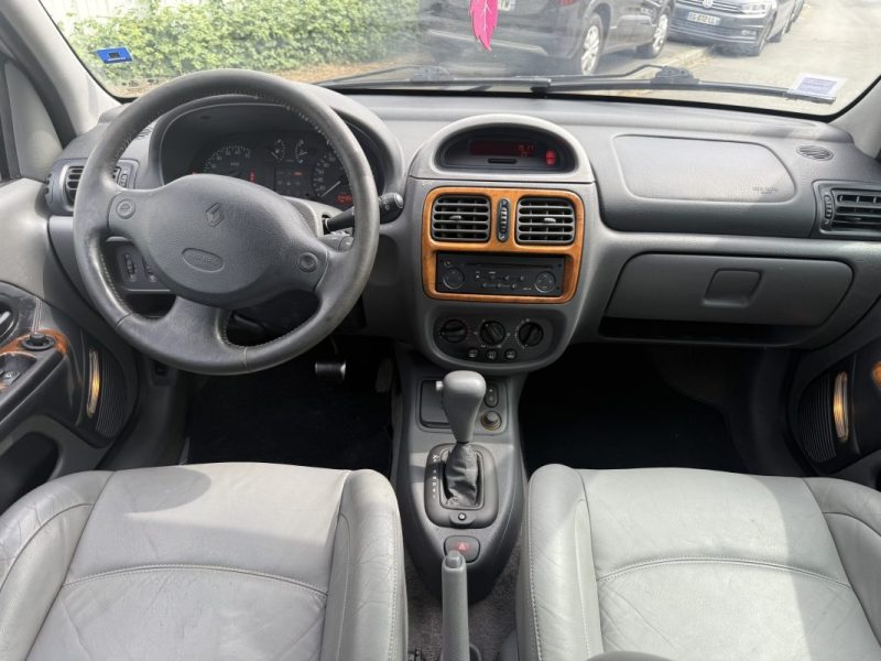 RENAULT CLIO RXE 1.4 16V BVA 2001