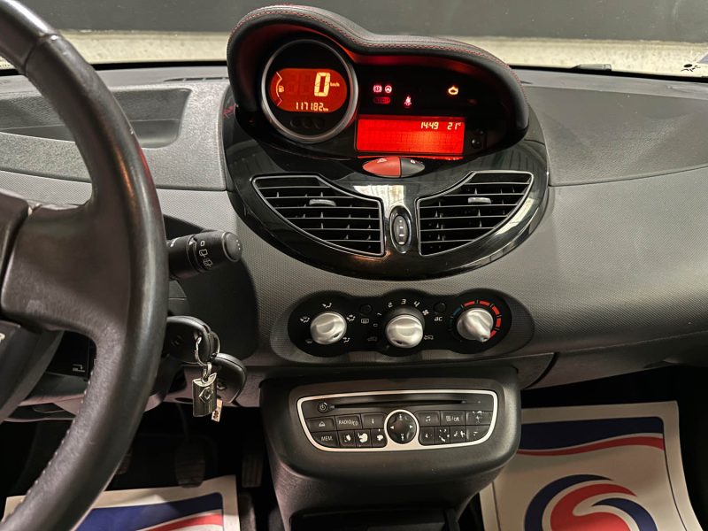 RENAULT TWINGO II 1.2 75 CH LEV DYNAMIQUE 2012