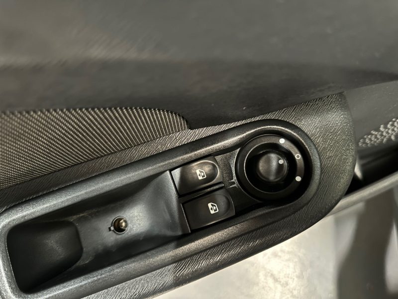 RENAULT TWINGO II 1.2 75 CH LEV DYNAMIQUE 2012