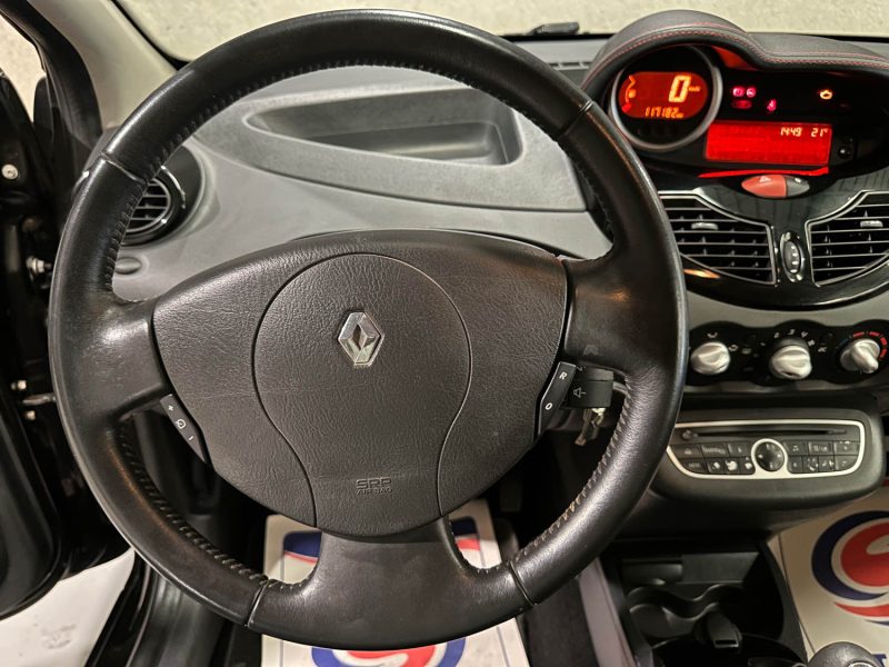 RENAULT TWINGO II 1.2 75 CH LEV DYNAMIQUE 2012