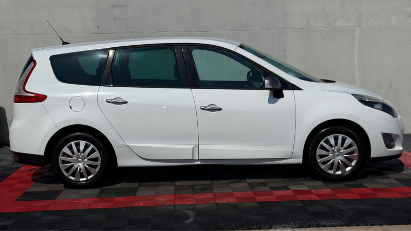 RENAULT GRAND SCENIC III 1.5 DCI 105 Cv AUTHENTIQUE 7PLACES