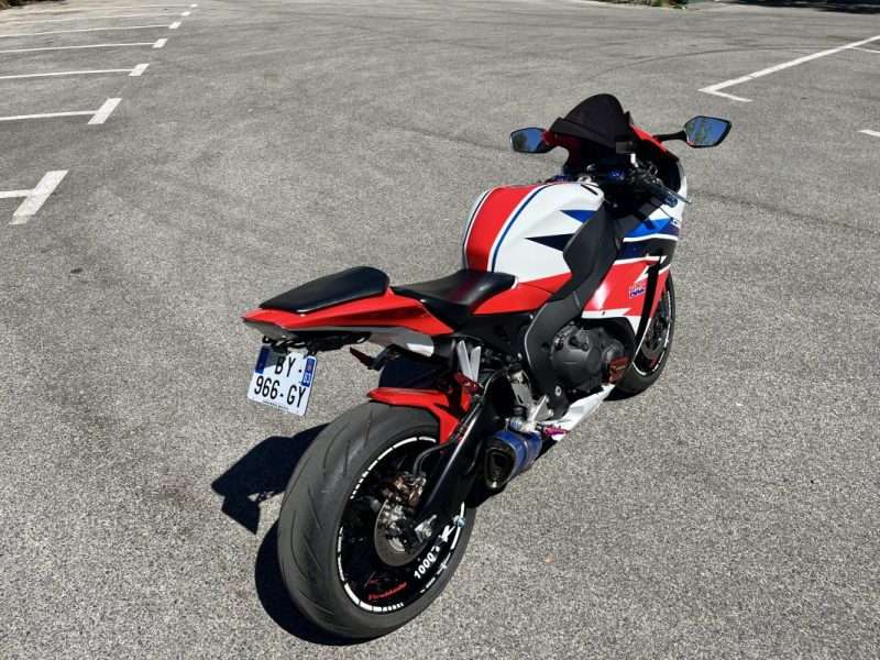 HONDA CBR1000RR  2011