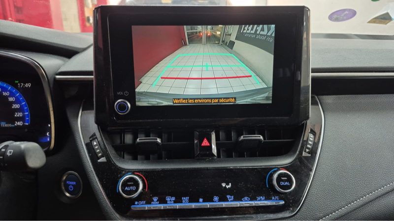 TOYOTA COROLLA TOURING SPORTS 122cv DYNAMIC BUSINESS/1 ERE MAIN/TVA RECUPERABLE