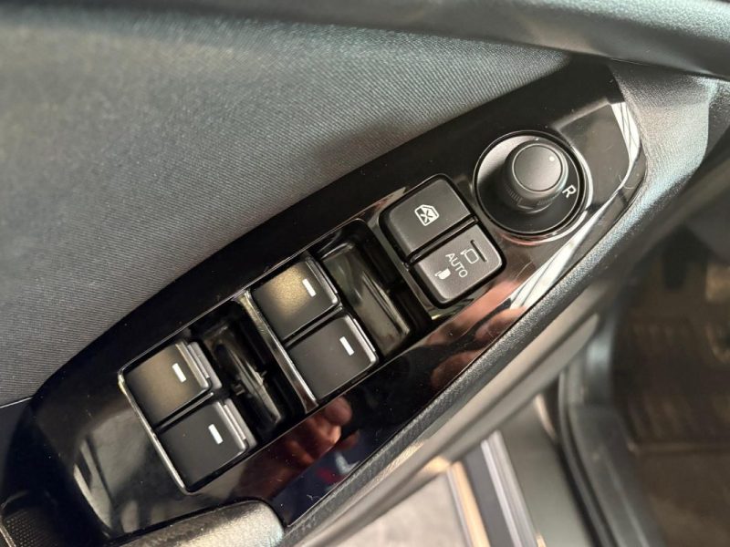 🚗 MAZDA 3 2.0 SKYACTIV-G 120ch ⚙️ SIGNATURE📷 Caméra de recul 🧭 GPS 📱 Bluetooth ❄️ Climatisation