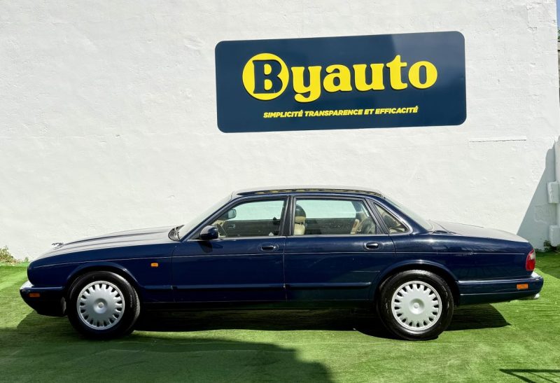 JAGUAR XJ XJ 3.2 PACK V6  211 CV BA / CUIR /CLIM