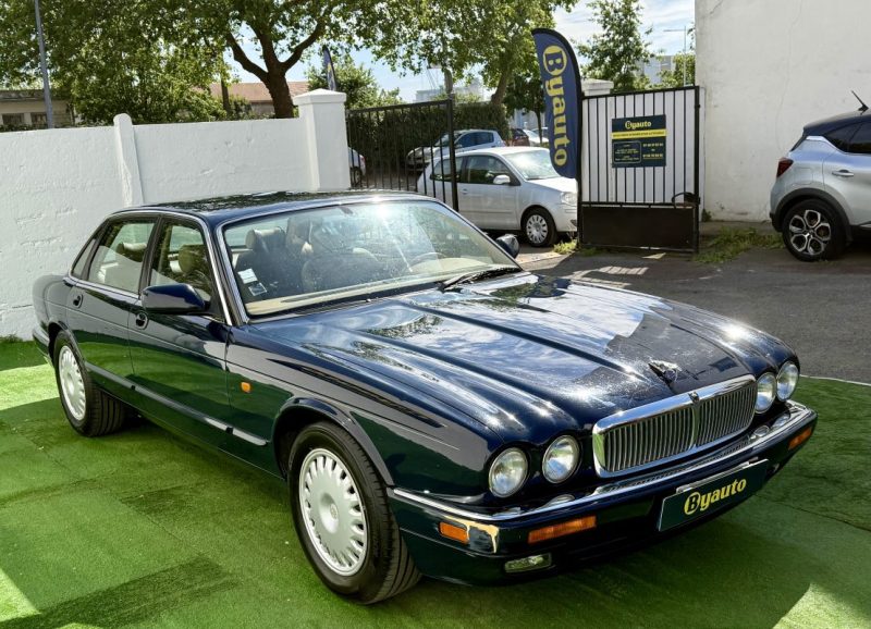 JAGUAR XJ XJ 3.2 PACK V6  211 CV BA / CUIR /CLIM