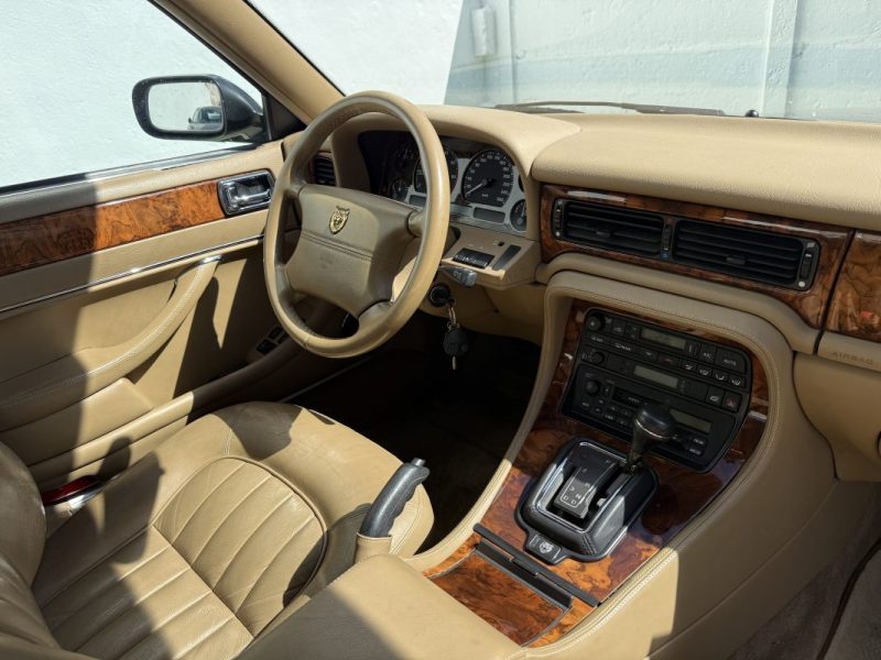 JAGUAR XJ XJ 3.2 PACK V6  211 CV BA / CUIR /CLIM
