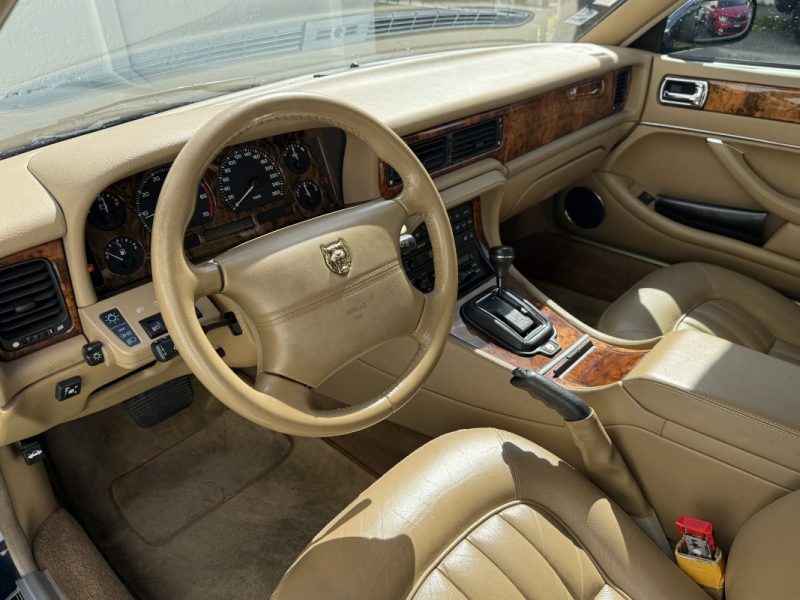 JAGUAR XJ XJ 3.2 PACK V6  211 CV BA / CUIR /CLIM