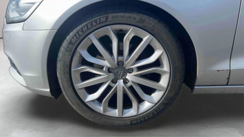 AUDI A6 AVANT 3.0 L TDI V6 205 ch