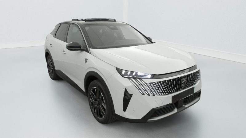 PEUGEOT 3008 HYBRID GT  NEUF EN STOCK 145 E-DCS6 + TOIT OUVRANT 2025
