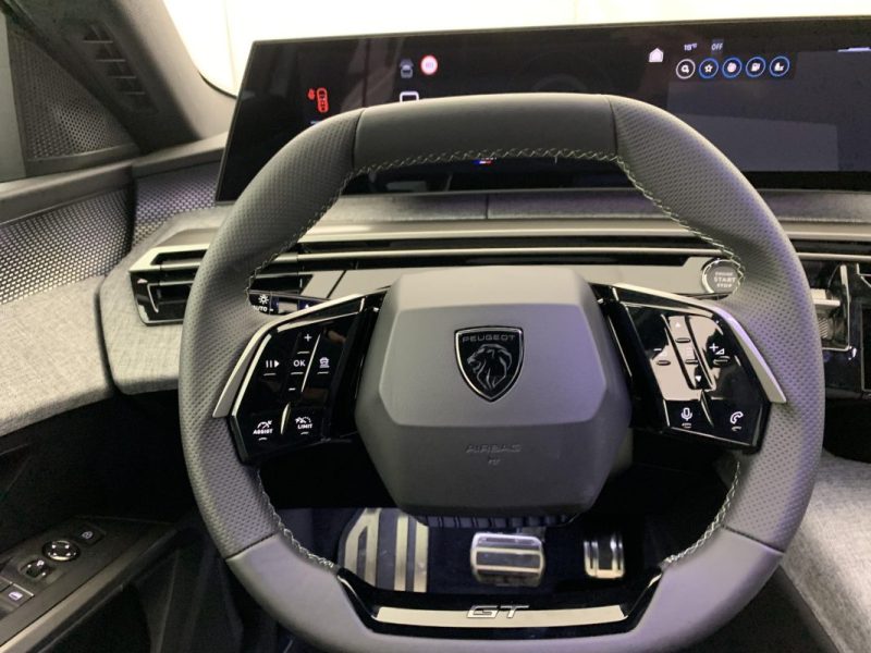 PEUGEOT 3008 HYBRID 145 E-DCS6  GT TOIT OUVRANT 2025