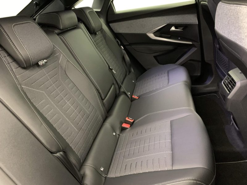 PEUGEOT 3008 HYBRID 145 E-DCS6  GT TOIT OUVRANT 2025