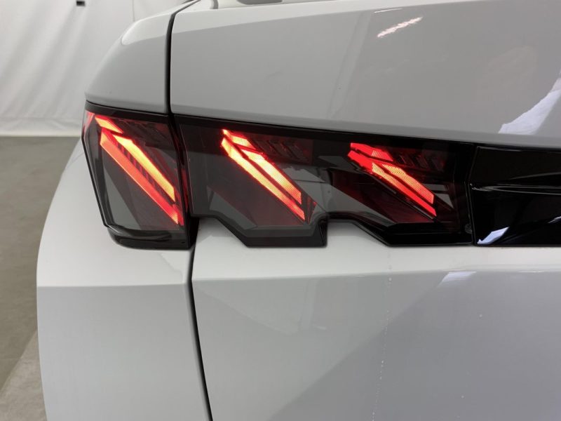 PEUGEOT 3008 HYBRID 145 E-DCS6  GT TOIT OUVRANT 2025