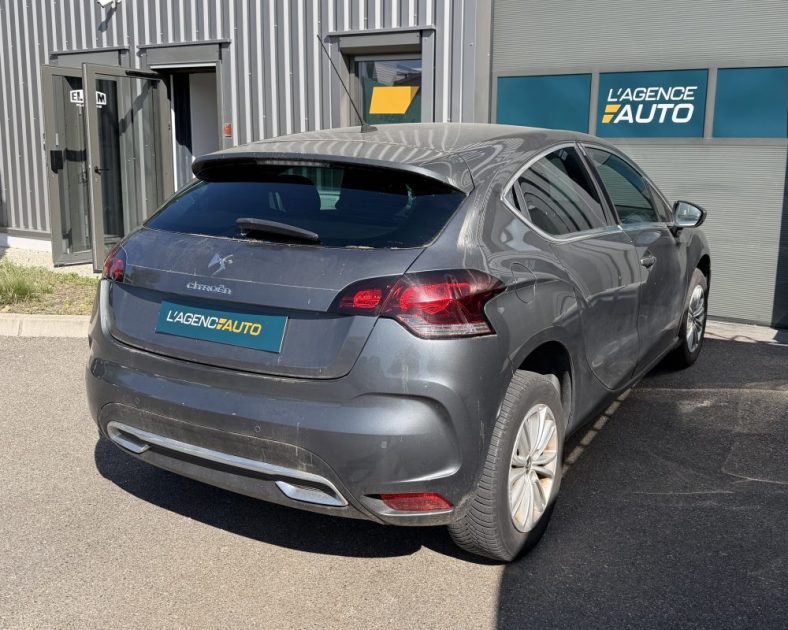 CITROEN DS4 VTi 120 So Chic / CHAINE DE DISTRIBUTION / ENTRETIEN COMPLET