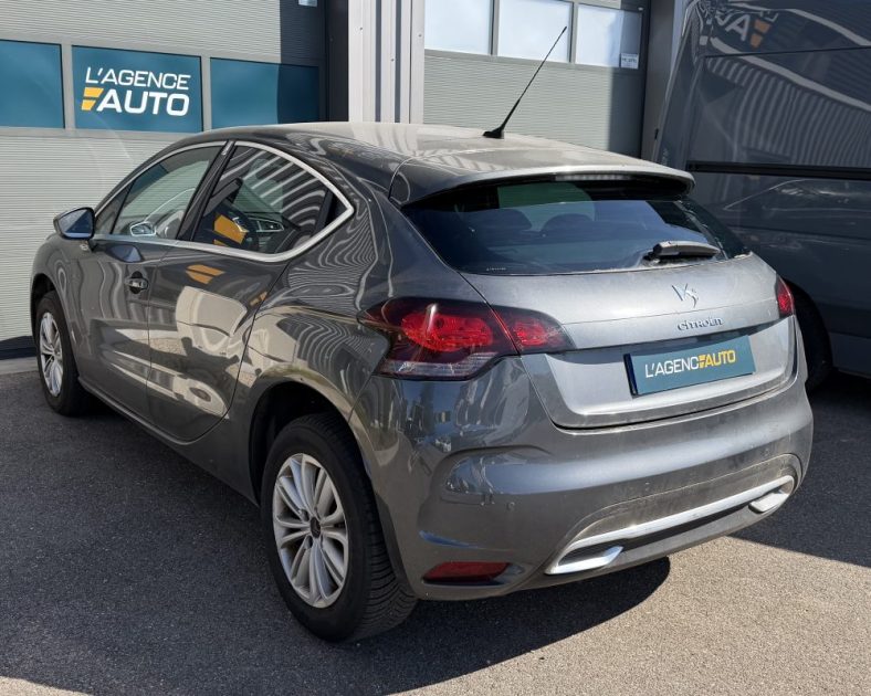 CITROEN DS4 VTi 120 So Chic / CHAINE DE DISTRIBUTION / ENTRETIEN COMPLET