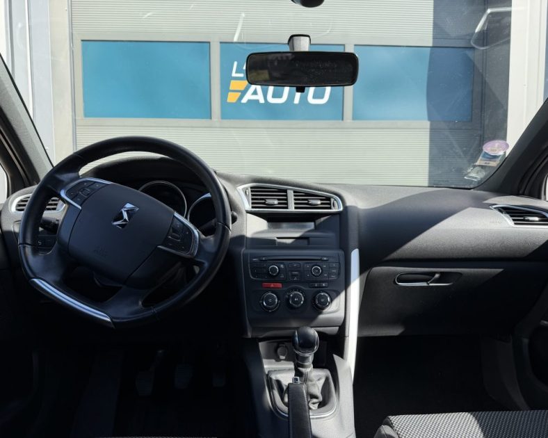 CITROEN DS4 VTi 120 So Chic / CHAINE DE DISTRIBUTION / ENTRETIEN COMPLET