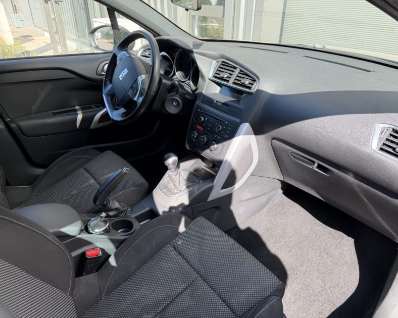 CITROEN DS4 VTi 120 So Chic / CHAINE DE DISTRIBUTION / ENTRETIEN COMPLET