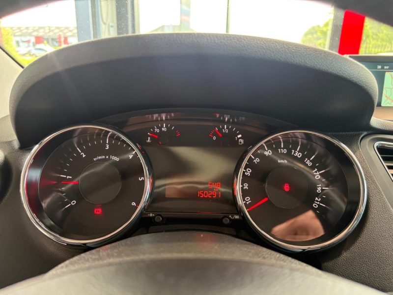 Peugeot  5008 1.6 BlueHDi 120ch 7PL 🚙 1ère main / Suivi complet ✅ / Embrayage neuf 🔧 / Garantie✅