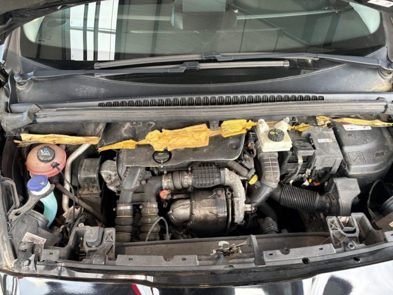 Peugeot  5008 1.6 BlueHDi 120ch 7PL 🚙 1ère main / Suivi complet ✅ / Embrayage neuf 🔧 / Garantie✅