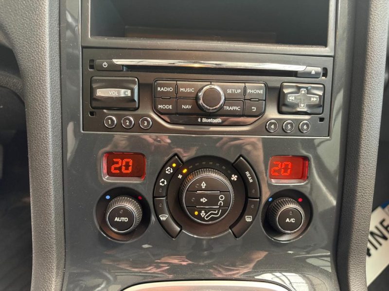 Peugeot  5008 1.6 BlueHDi 120ch 7PL 🚙 1ère main / Suivi complet ✅ / Embrayage neuf 🔧 / Garantie✅