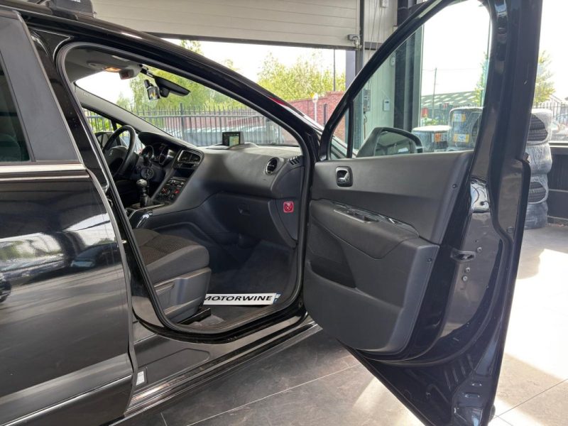 Peugeot  5008 1.6 BlueHDi 120ch 7PL 🚙 1ère main / Suivi complet ✅ / Embrayage neuf 🔧 / Garantie✅