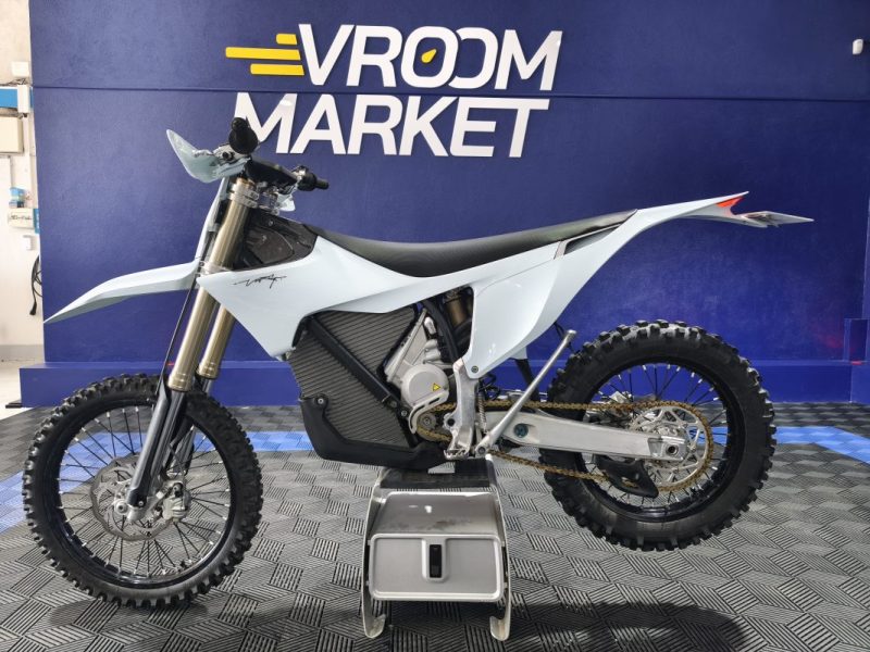 STARK VARG EX 80Cv 1er MAIN - 285 km - GARANTIE 11/2027 - 2025