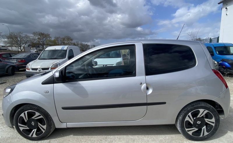RENAULT TWINGO II 1.2 75 ACCESS 2012