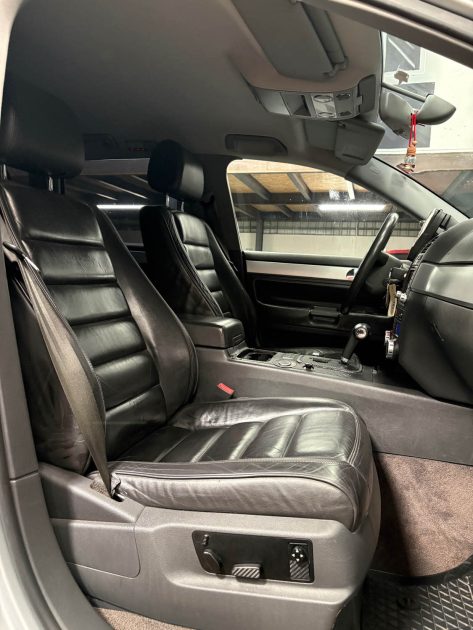 MAGNIFIQUE VOLKSWAGEN TOUAREG 2.5 TDI 174CH TIPTRONIC (SIÈGES CHAUFFANTS, 4 MOTION, SELLERIE CUIR) 
