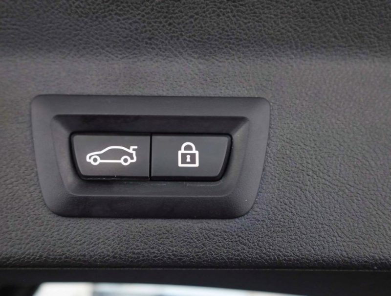 BMW X3 XDRIVE20D 190CH / TOIT PANO / CARPLAY / CAMÉRA / M SPORT