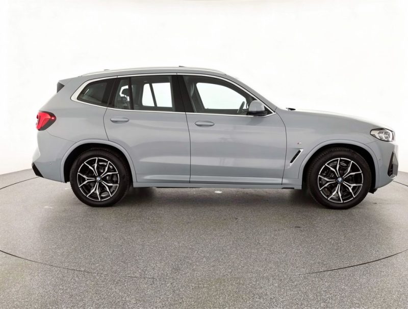 BMW X3 XDRIVE20D 190CH / TOIT PANO / CARPLAY / CAMÉRA / M SPORT