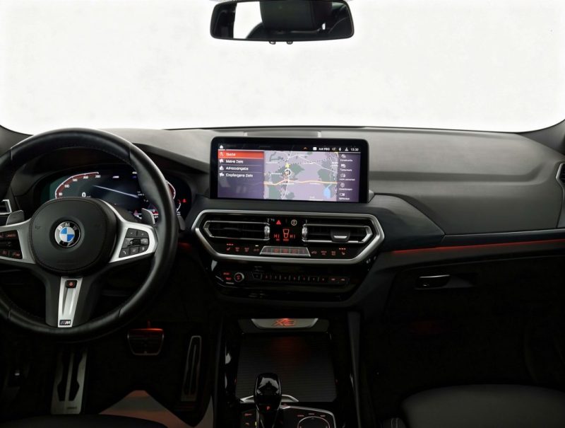 BMW X3 XDRIVE20D 190CH / TOIT PANO / CARPLAY / CAMÉRA / M SPORT