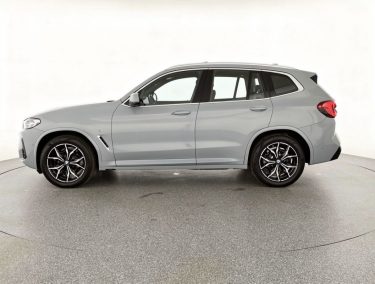 BMW X3 XDRIVE20D 190CH / TOIT PANO / CARPLAY / CAMÉRA / M SPORT