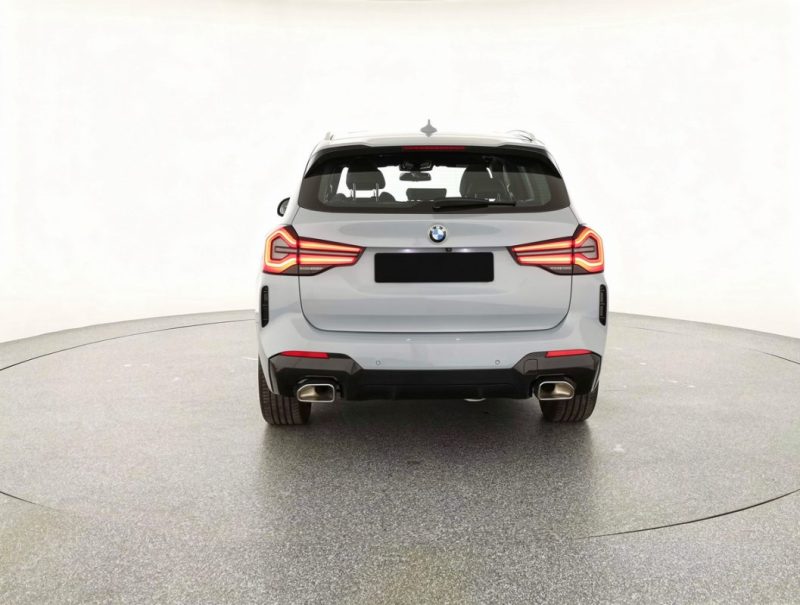 BMW X3 XDRIVE20D 190CH / TOIT PANO / CARPLAY / CAMÉRA / M SPORT