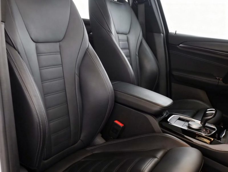 BMW X3 XDRIVE20D 190CH / TOIT PANO / CARPLAY / CAMÉRA / M SPORT