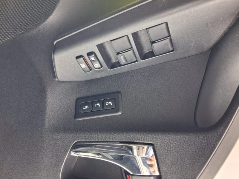 TOYOTA RAV4 HYBRIDE 197 CV 4WD 4X4 DESIGN CAMERA 360 CUIR ELECTRIQUE SUIVIE COMPLET 